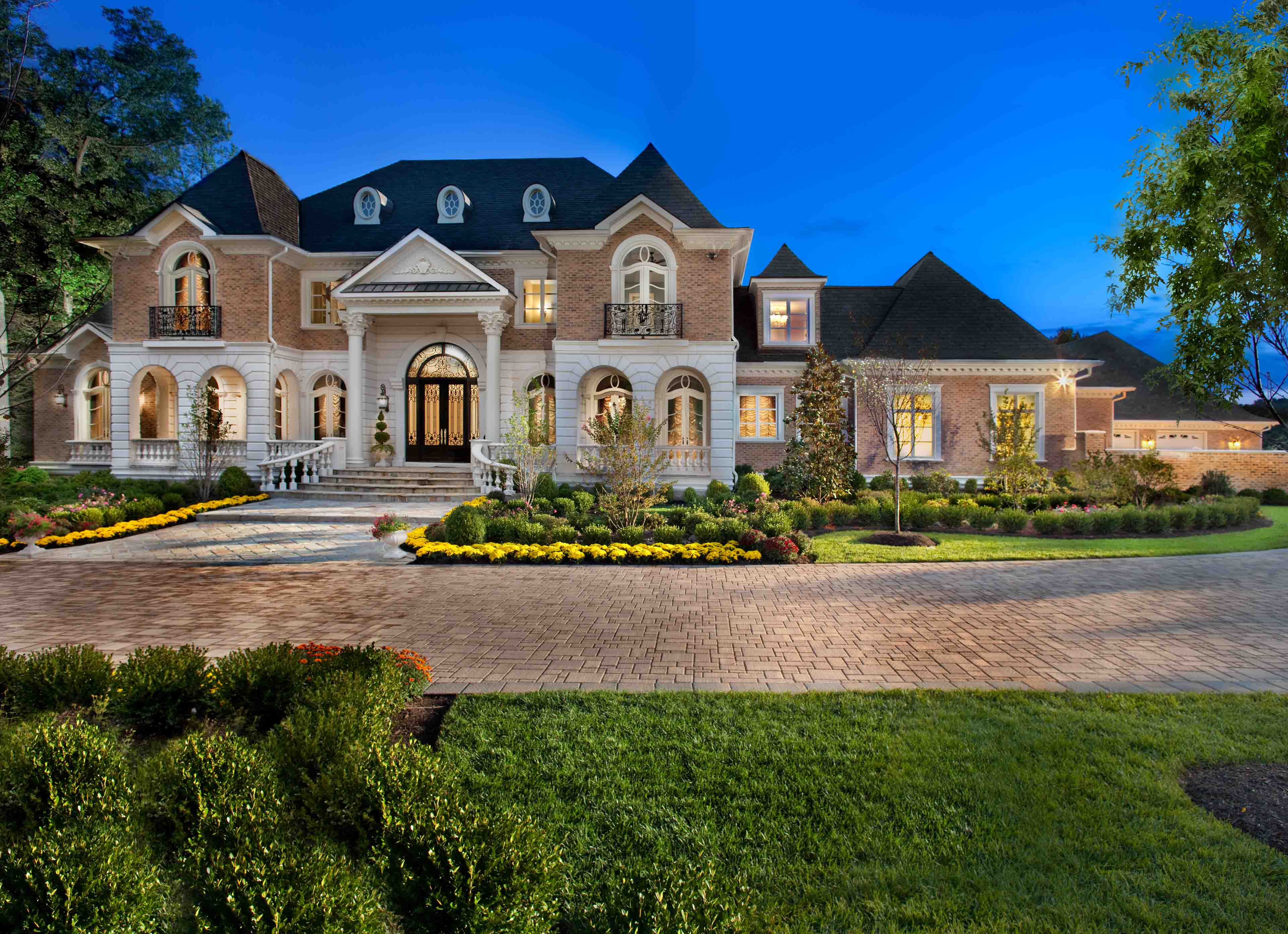 Exterior of Dream House, Mansion with circular driveway
